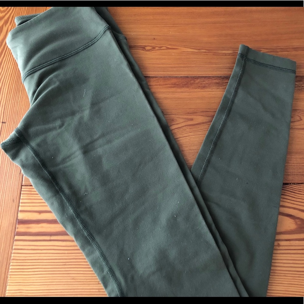Sold!Lululemon Wunder Under army green pants